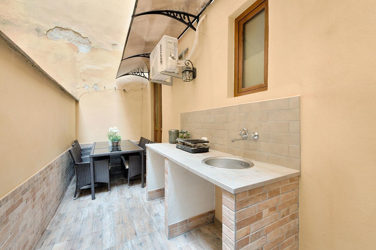 Santa Croce Cathedral By Mmega Apartment Флоренция Екстериор снимка